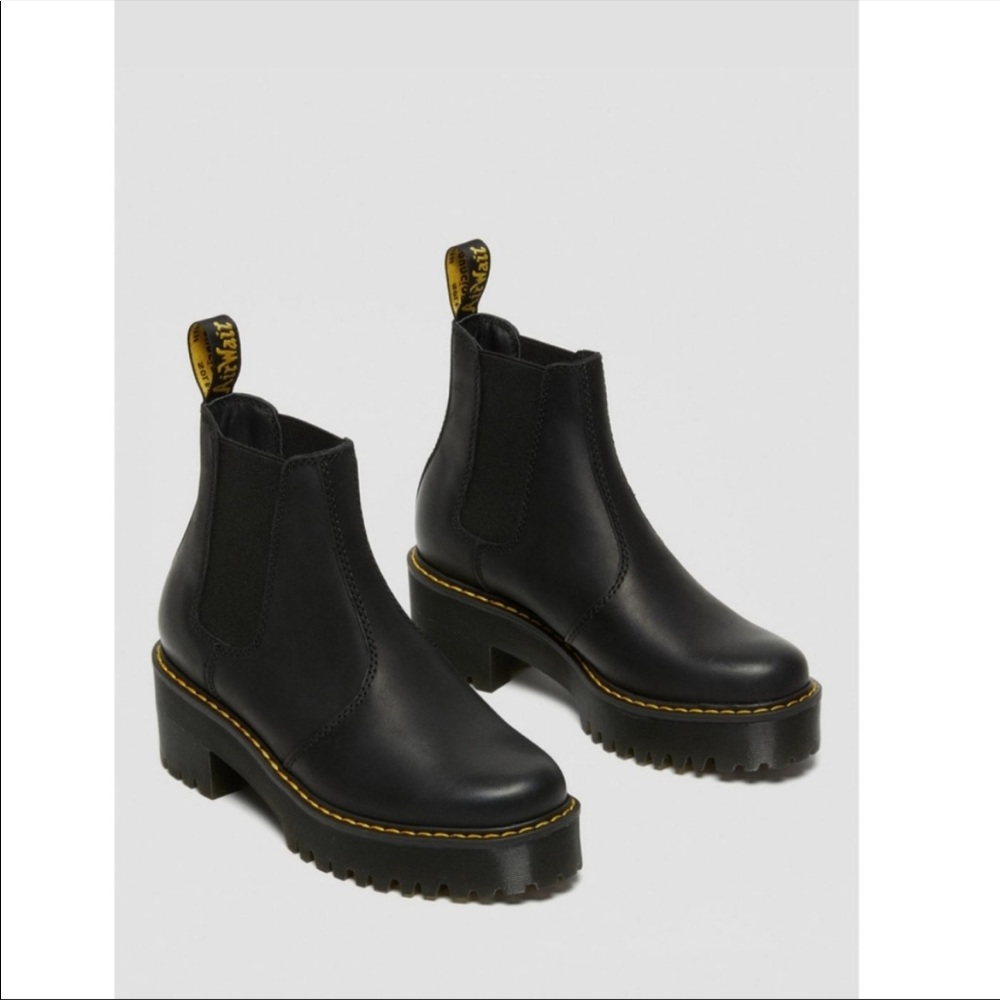 Dr. Martens Rometty Chelsea Boots in Black